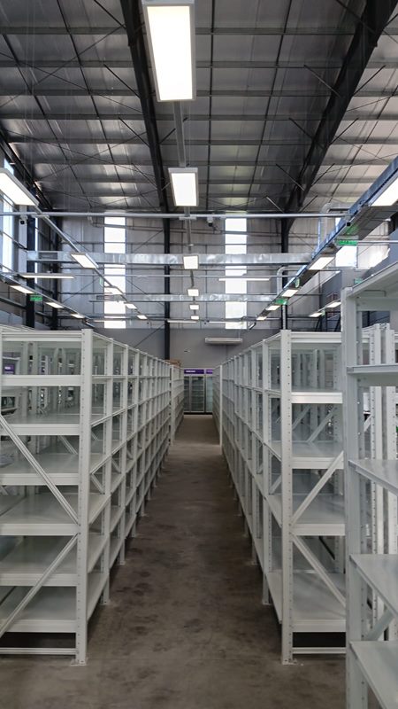 Nave de depósito terminada